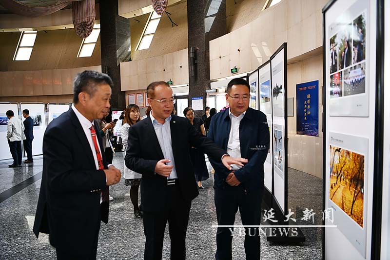 校庆系列活动报道——我校举行校庆70周年教职工摄影作品展