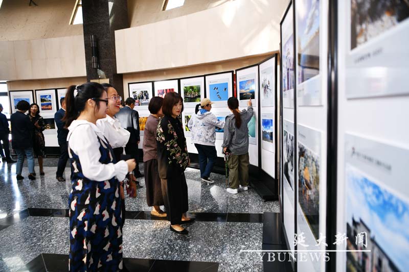校庆系列活动报道——我校举行校庆70周年教职工摄影作品展