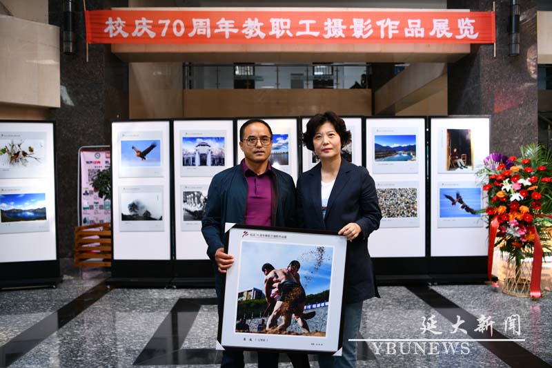 校庆系列活动报道——我校举行校庆70周年教职工摄影作品展
