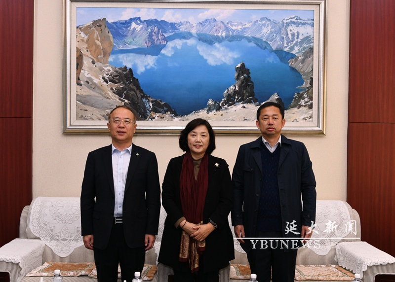 校党委副书记李宝奇会见全国民族团结进步模范集体代表朴今海
